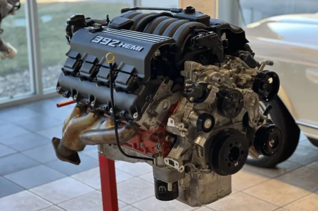 mopar 6.4l hemi v8 crate engine mopar 6.4l hemi v8 crate engine